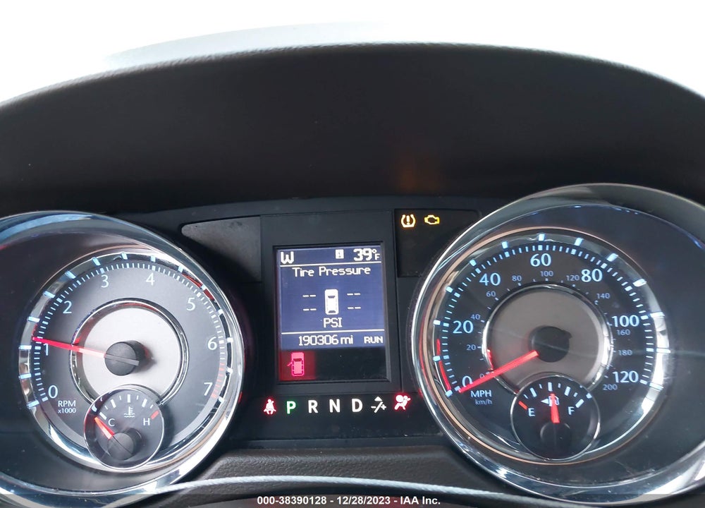 2011 CHRYSLER TOWN & COUNTRY TOURING-L VIN: 2A4RR8DG0BR612608