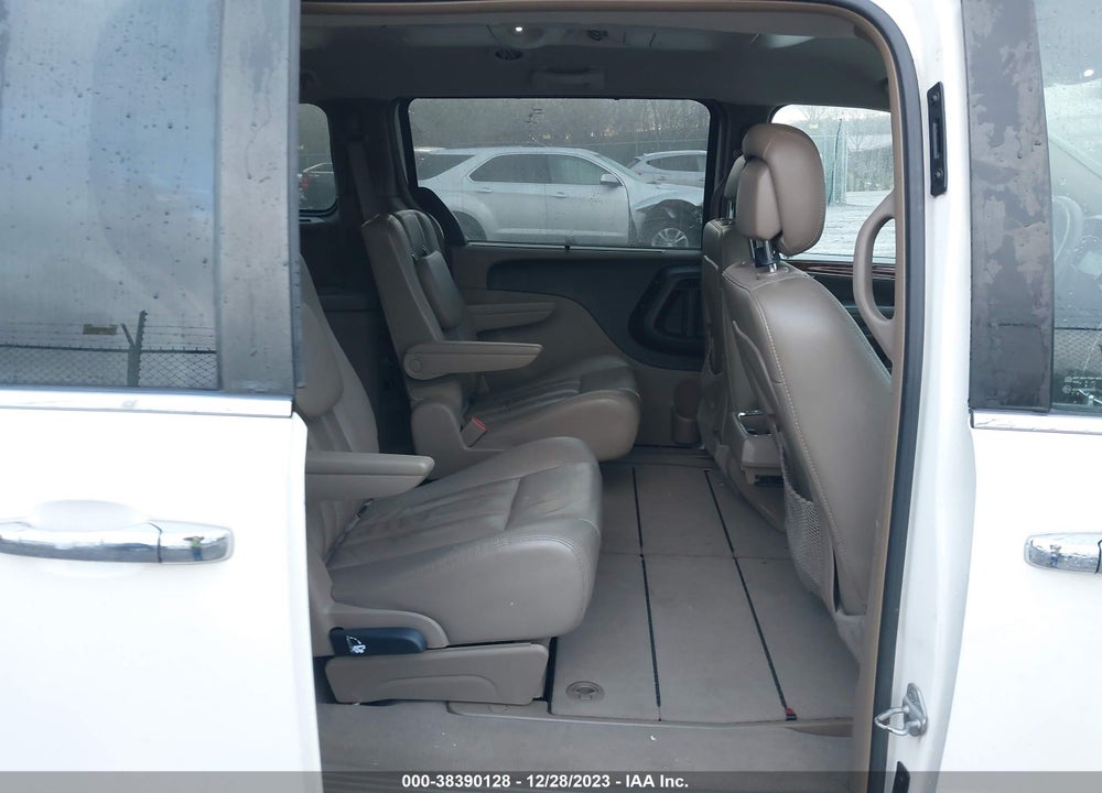 2011 CHRYSLER TOWN & COUNTRY TOURING-L VIN: 2A4RR8DG0BR612608