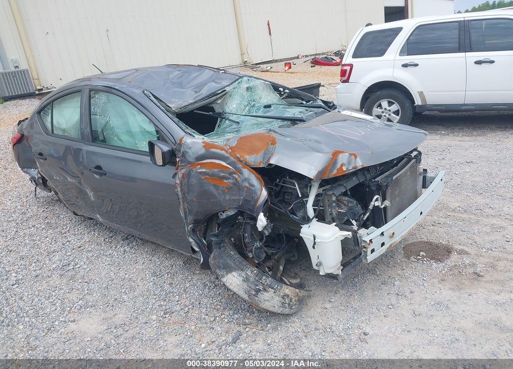 2019 NISSAN VERSA 1.6 S+ VIN: 3N1CN7AP4KL823736