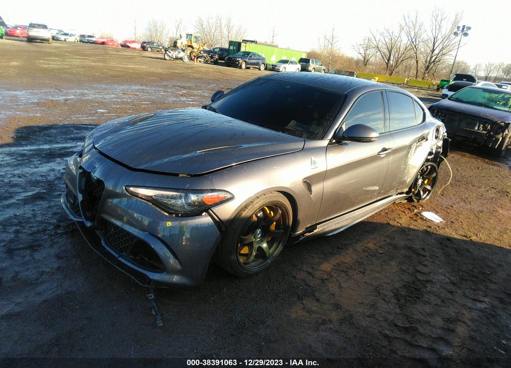 2017 ALFA ROMEO GIULIA QUADRIFOGLIO RWD VIN: ZARFAEAV2H7558018