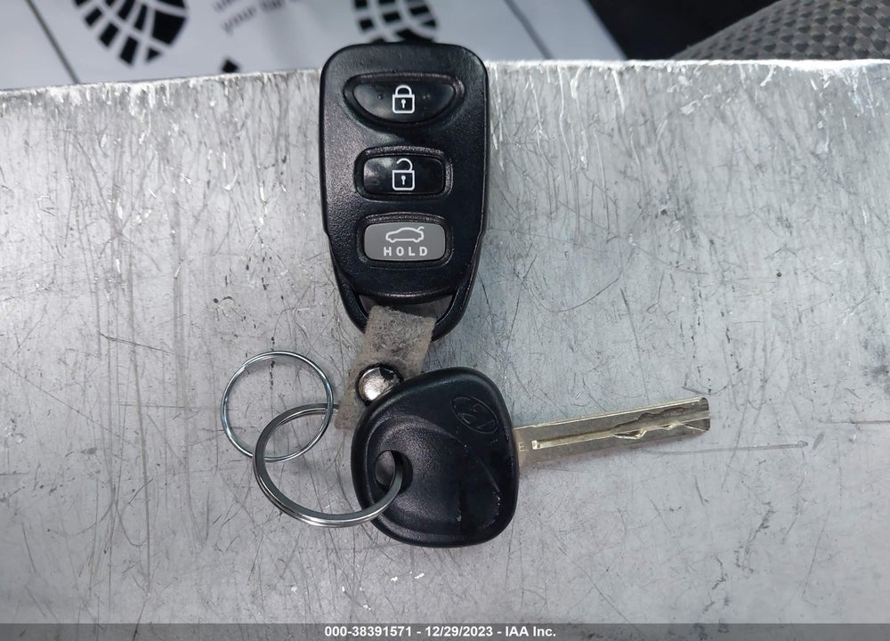 2013 HYUNDAI SONATA GLS VIN: 5NPEB4AC2DH801201