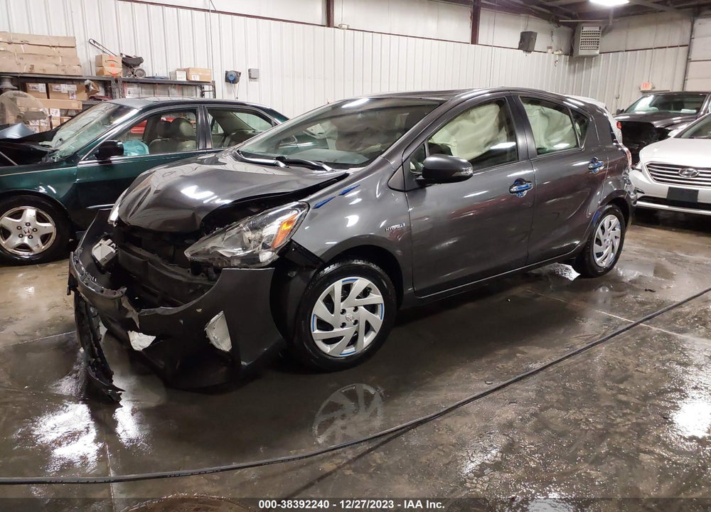 2015 TOYOTA PRIUS C TWO VIN: JTDKDTB39F1576677