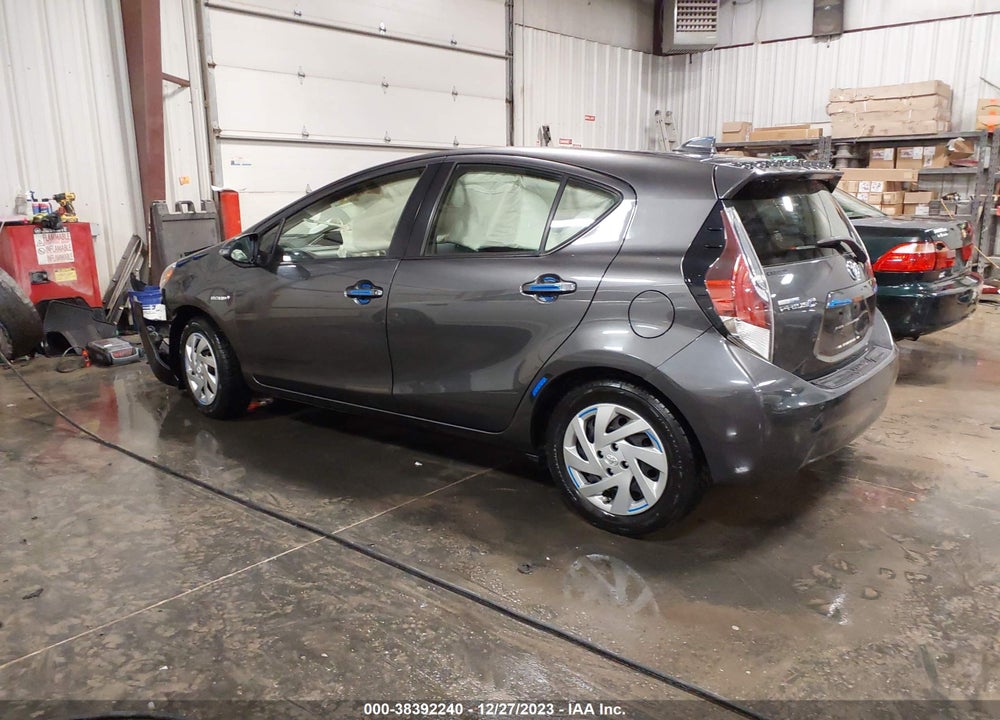 2015 TOYOTA PRIUS C TWO VIN: JTDKDTB39F1576677