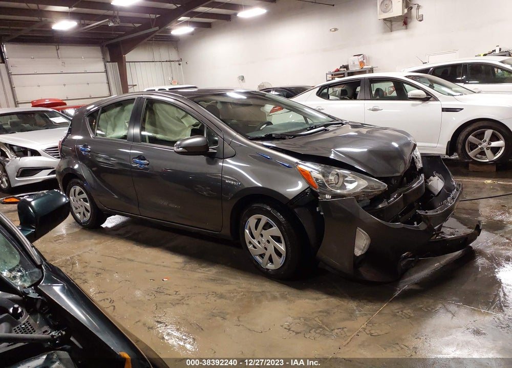 2015 TOYOTA PRIUS C TWO VIN: JTDKDTB39F1576677