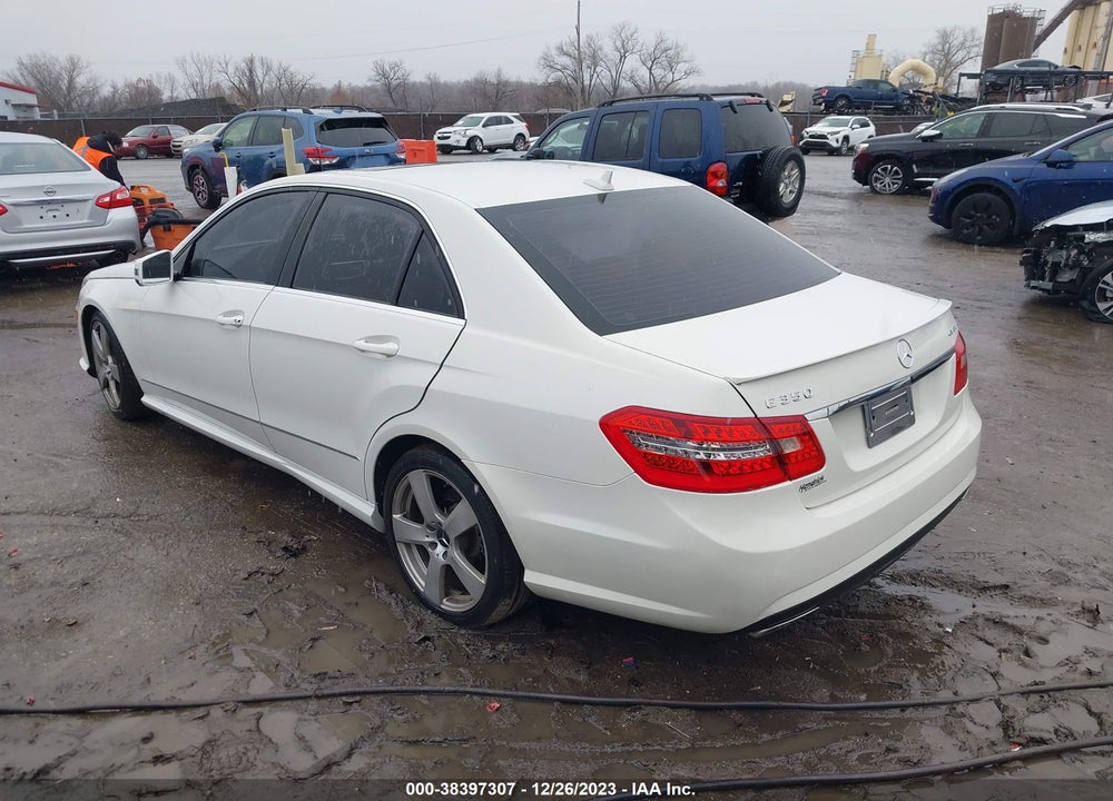 2011 MERCEDES-BENZ E 350 4MATIC VIN: WDDHF8HB9BA435219