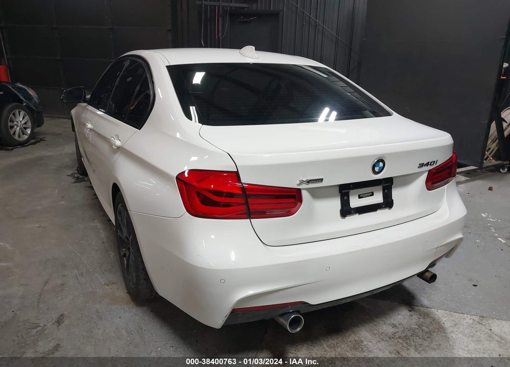 2018 BMW 340I XDRIVE VIN: WBA8B7C5XJA577060