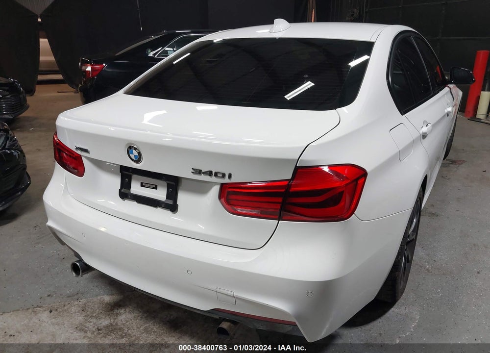 2018 BMW 340I XDRIVE VIN: WBA8B7C5XJA577060