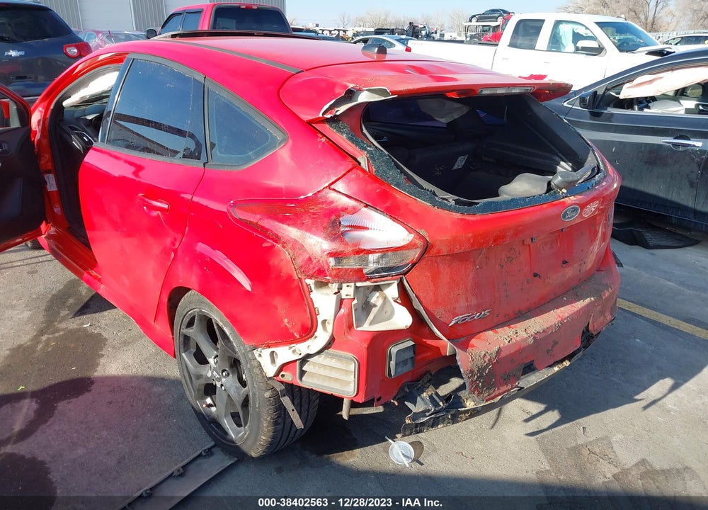 2016 FORD FOCUS ST VIN: 1FADP3L90GL246585