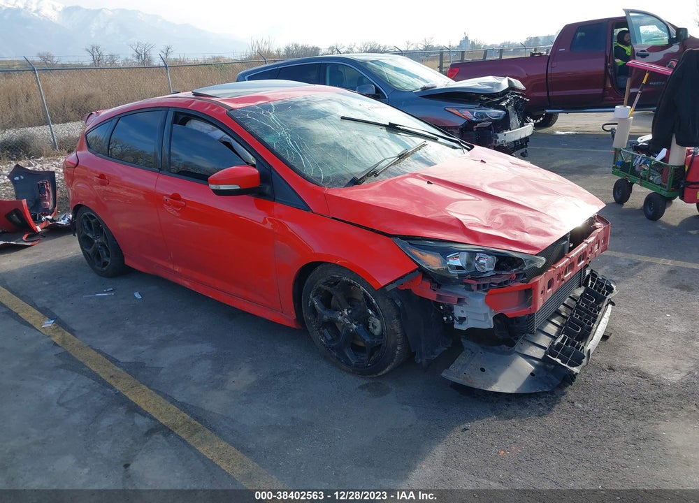 2016 FORD FOCUS ST VIN: 1FADP3L90GL246585