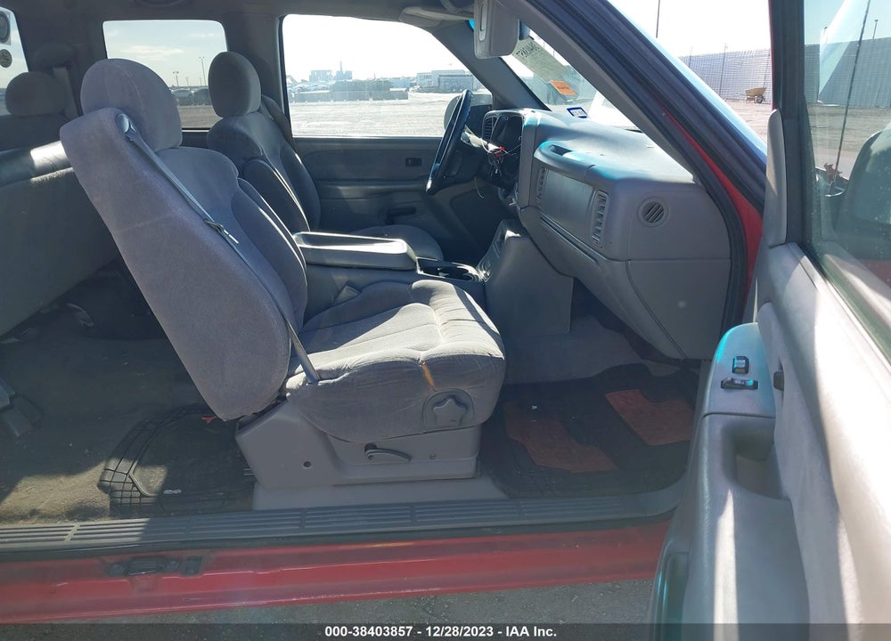 2000 CHEVROLET SILVERADO 1500 LS VIN: 2GCEC19T6Y1172744
