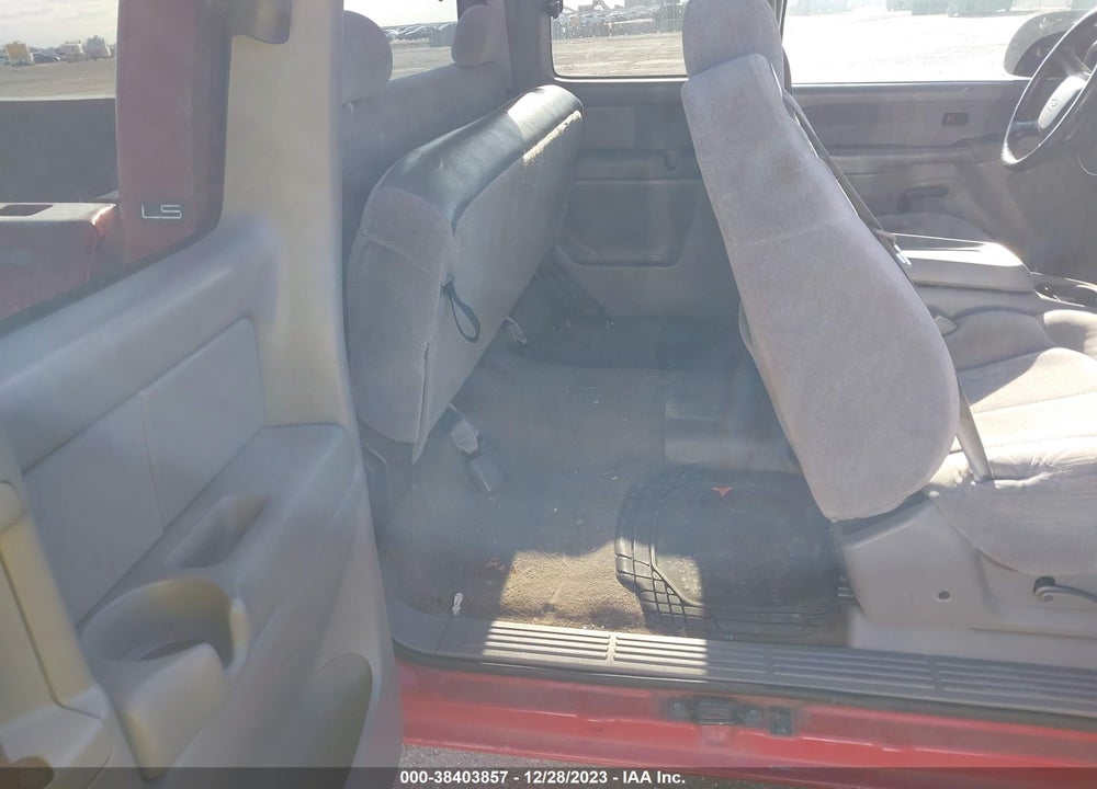 2000 CHEVROLET SILVERADO 1500 LS VIN: 2GCEC19T6Y1172744