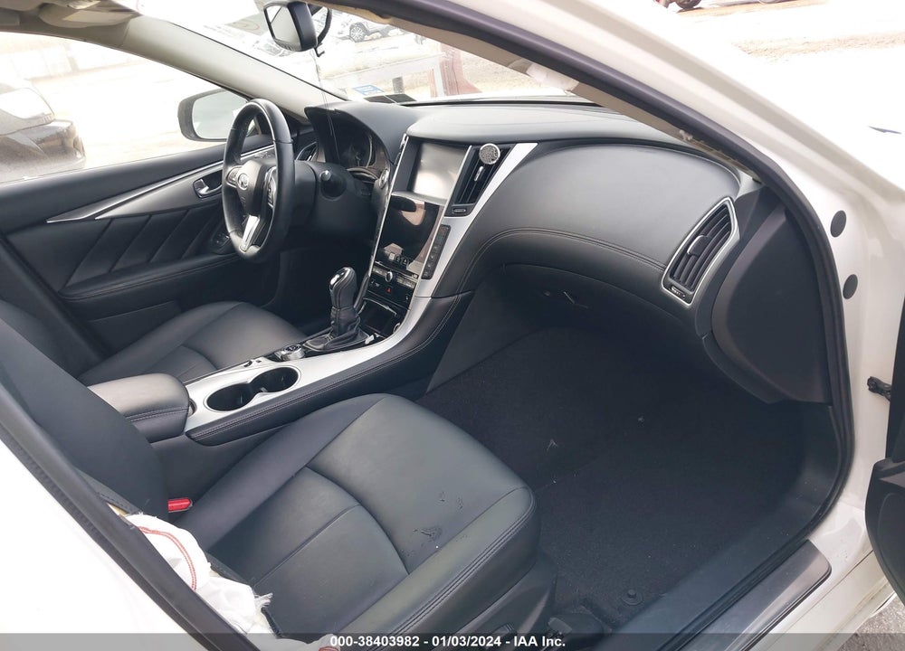 2019 INFINITI Q50 3.0T LUXE VIN: JN1EV7AR3KM592392