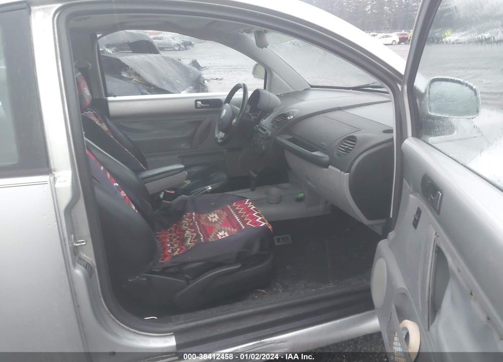 2000 VOLKSWAGEN NEW BEETLE GLS VIN: 3VWCC21C4YM402408