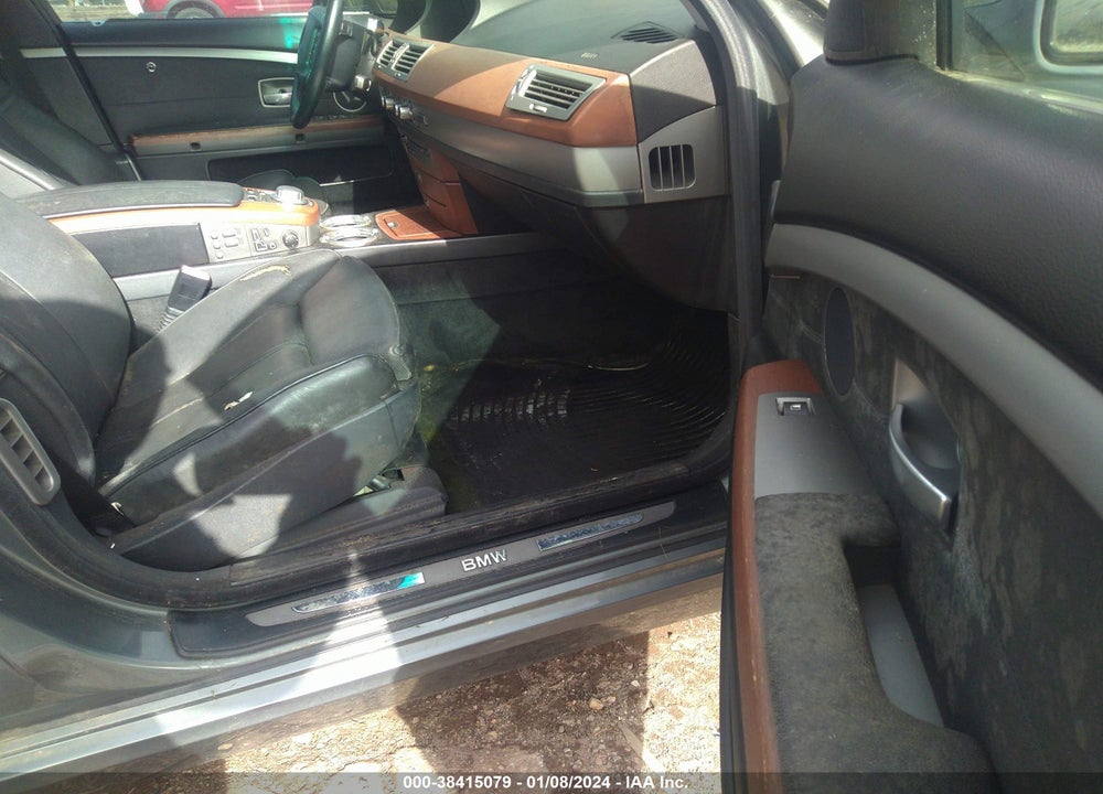 2006 BMW 750LI VIN: WBAHN83576DT29786