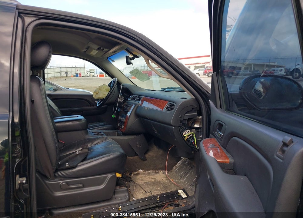 2007 CHEVROLET TAHOE LT VIN: 1GNFC130X7R401782