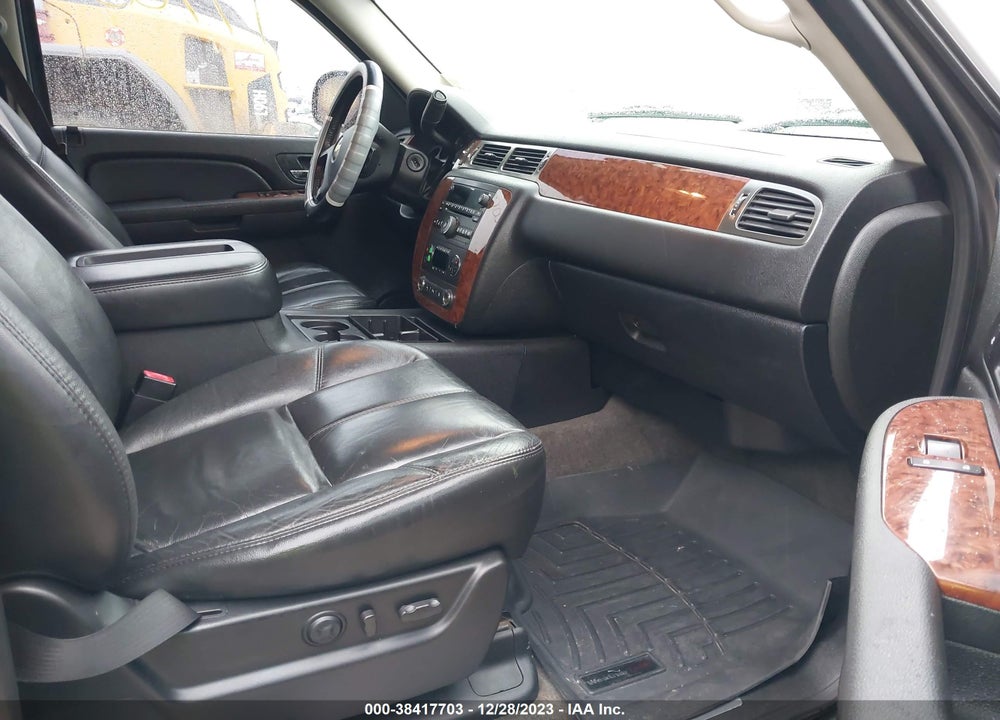 2007 CHEVROLET SUBURBAN 1500 VIN: 1GNFK16337J147002