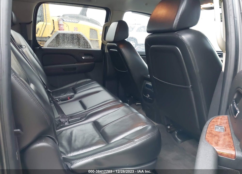 2007 CHEVROLET SUBURBAN 1500 VIN: 1GNFK16337J147002