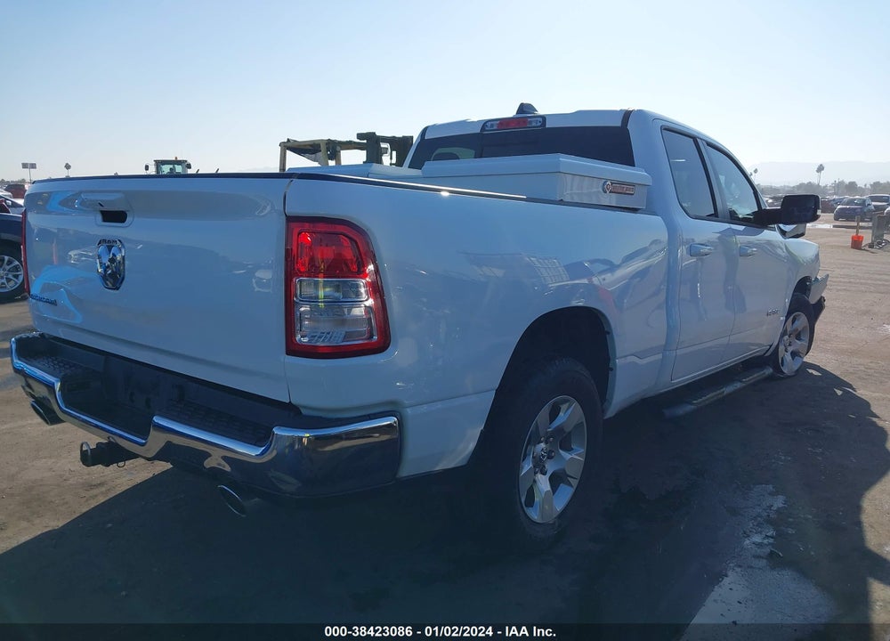 2022 RAM 1500 BIG HORN QUAD CAB 4X2 6'4 BOX VIN: 1C6RREBT5NN358729