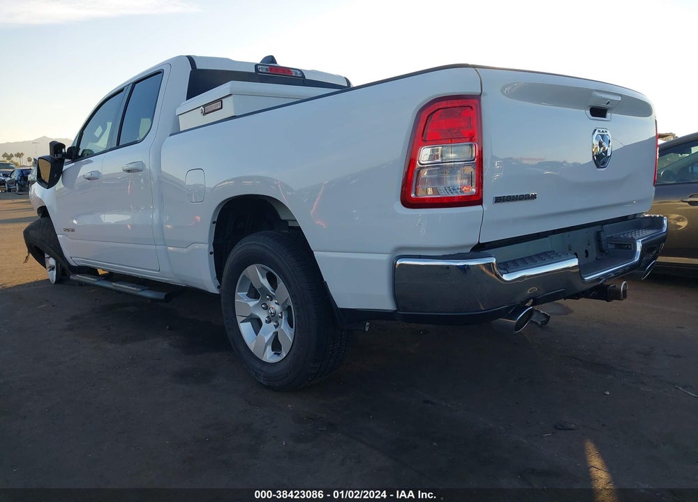 2022 RAM 1500 BIG HORN QUAD CAB 4X2 6'4 BOX VIN: 1C6RREBT5NN358729