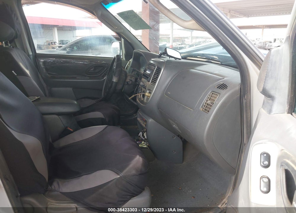 2003 FORD ESCAPE XLT VIN: 1FMYU93143KA02466