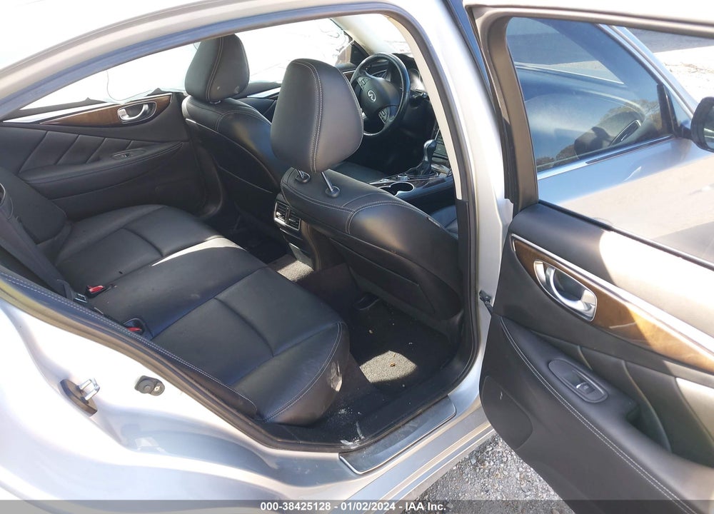 2016 INFINITI Q50 3.0T PREMIUM VIN: JN1EV7AP0GM300526