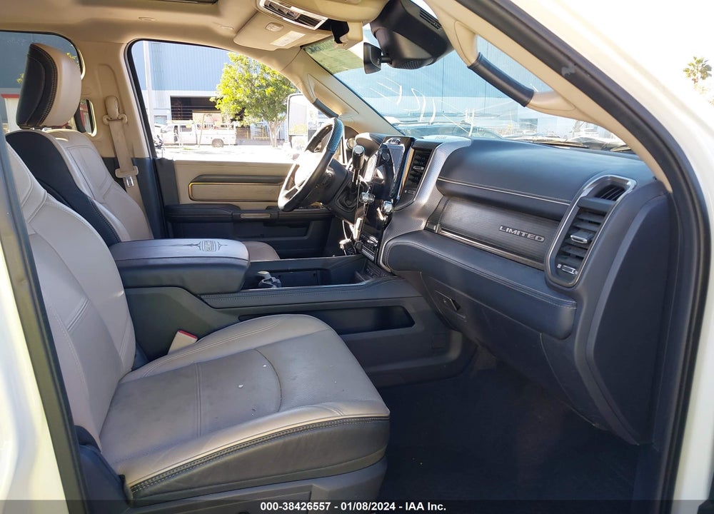 2019 RAM 2500 LIMITED  4X4 8' BOX VIN: 3C6UR5RL0KG527575