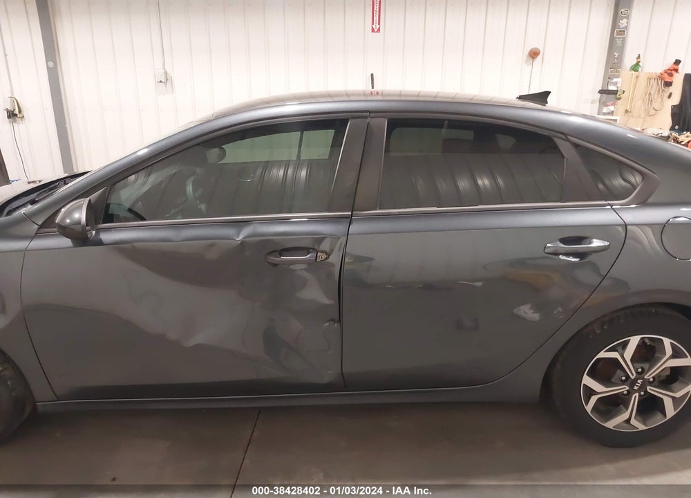 2019 KIA FORTE LXS VIN: 3KPF24AD0KE074607