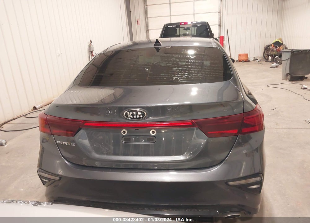 2019 KIA FORTE LXS VIN: 3KPF24AD0KE074607