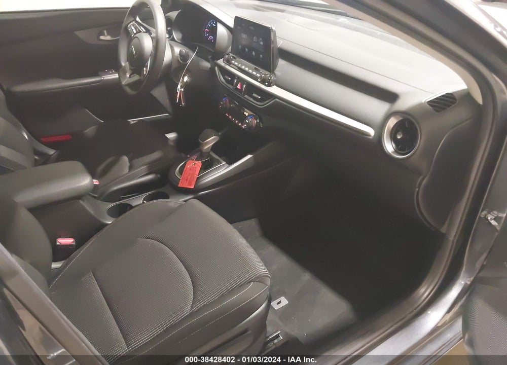 2019 KIA FORTE LXS VIN: 3KPF24AD0KE074607