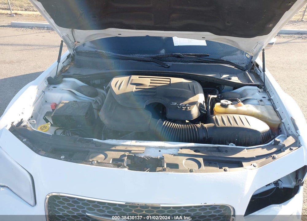 2018 CHRYSLER 300 LIMITED VIN: 2C3CCAEG8JH159558