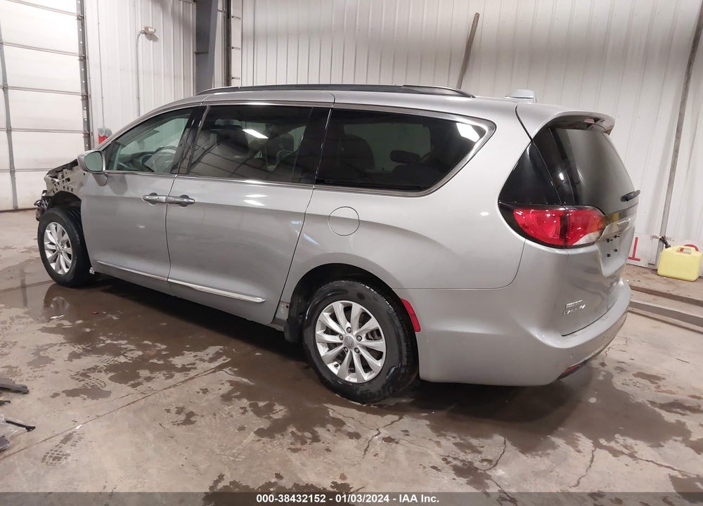 2017 CHRYSLER PACIFICA TOURING L VIN: 2C4RC1BG4HR576254