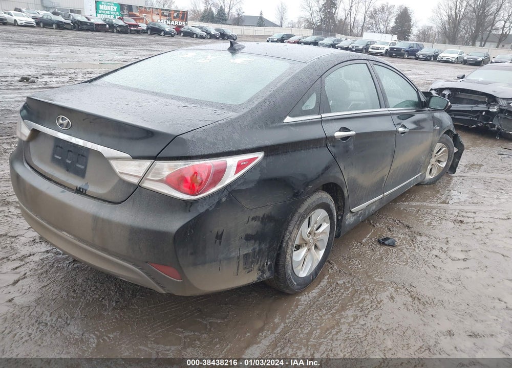 2014 HYUNDAI SONATA HYBRID VIN: KMHEC4A42EA117940