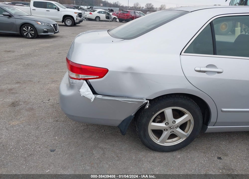 2004 HONDA ACCORD 2.4 EX VIN: 1HGCM56724A005267