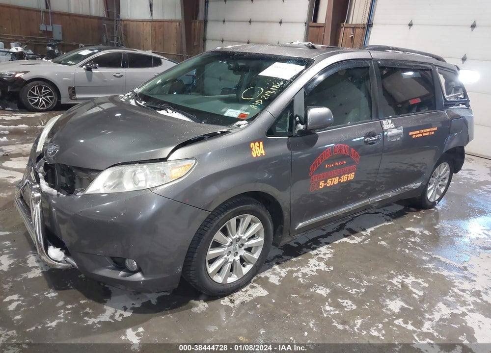 2012 TOYOTA SIENNA LIMITED V6 7 PASSENGER VIN: 5TDYK3DC0CS208559
