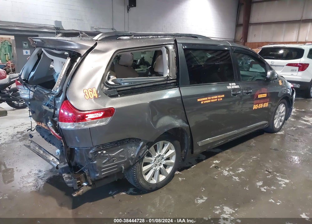 2012 TOYOTA SIENNA LIMITED V6 7 PASSENGER VIN: 5TDYK3DC0CS208559