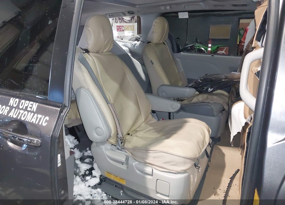 2012 TOYOTA SIENNA LIMITED V6 7 PASSENGER VIN: 5TDYK3DC0CS208559