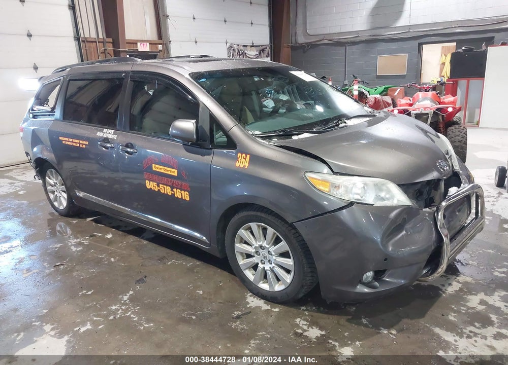 2012 TOYOTA SIENNA LIMITED V6 7 PASSENGER VIN: 5TDYK3DC0CS208559