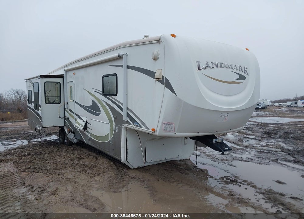 2008 HEARTLAND LANDMARK VIN: 5SFGF37208E010920