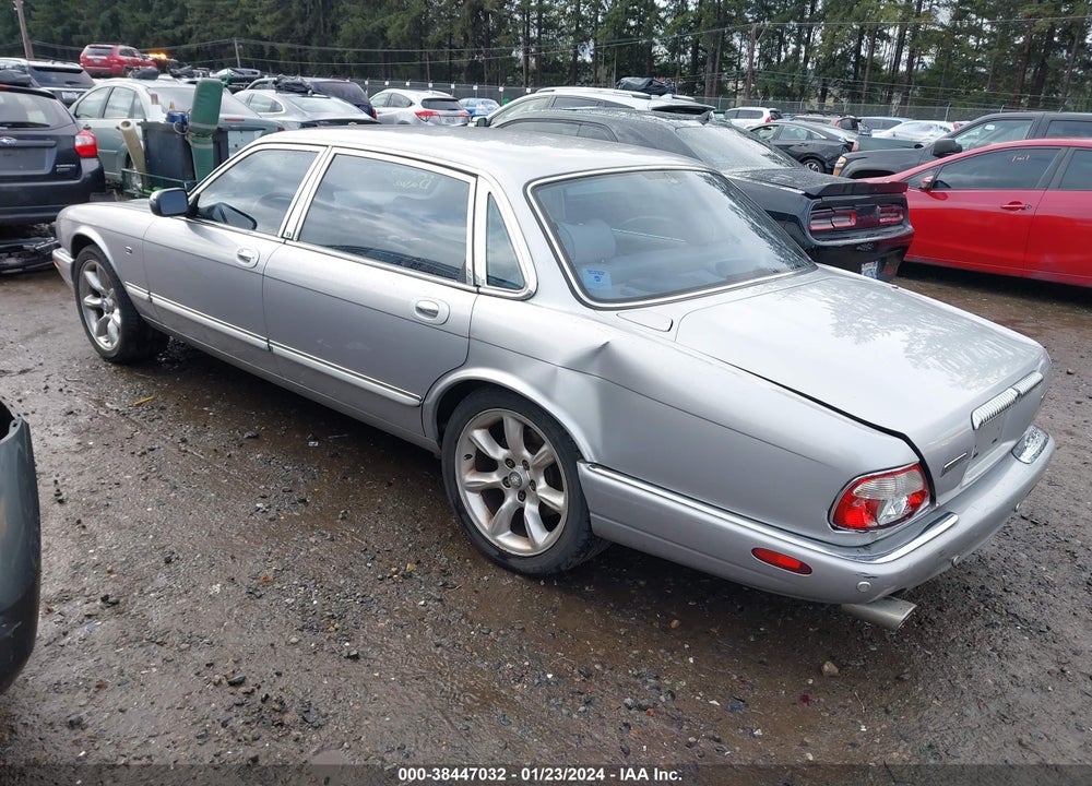 2001 JAGUAR XJ VANDEN PLAS SUPERCHARGED VIN: SAJDA25B51MF22853