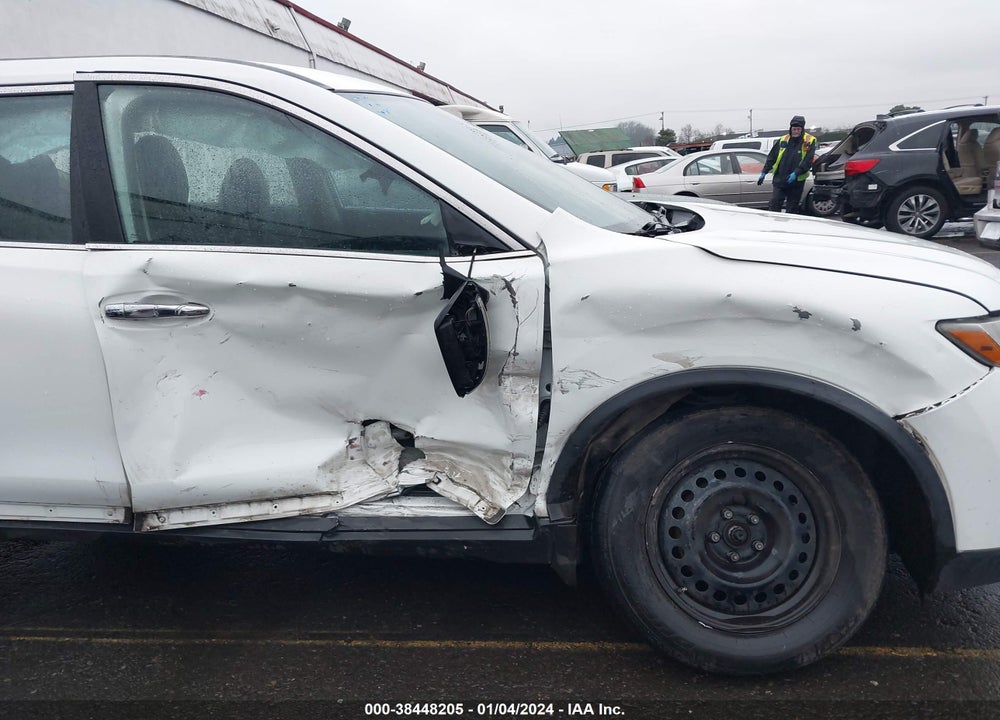 2015 NISSAN ROGUE S VIN: 5N1AT2MV7FC872448