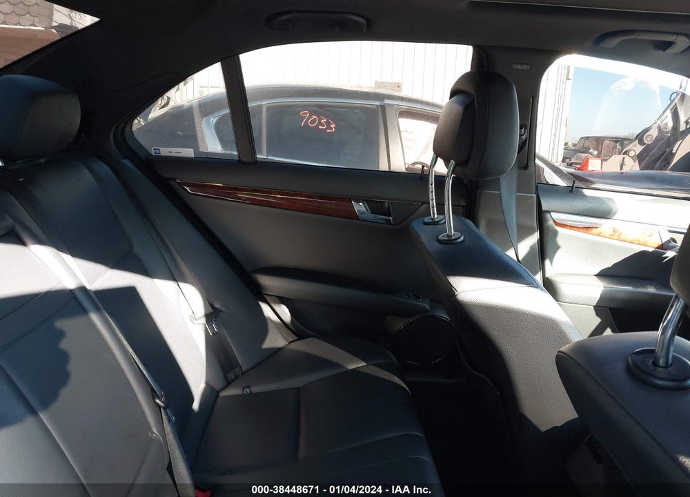 2011 MERCEDES-BENZ C 300 LUXURY 4MATIC/SPORT 4MATIC VIN: WDDGF8BB4BR182302