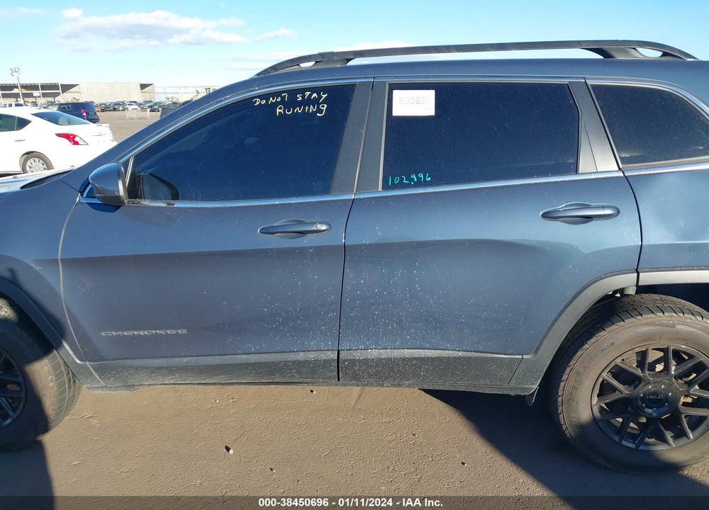 2019 JEEP CHEROKEE LATITUDE 4X4 VIN: 1C4PJMCB6KD492352