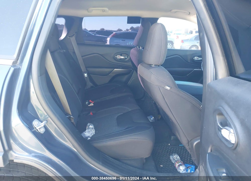 2019 JEEP CHEROKEE LATITUDE 4X4 VIN: 1C4PJMCB6KD492352