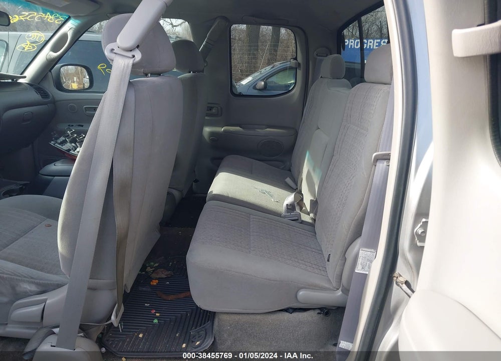 2004 TOYOTA TUNDRA SR5 V8 VIN: 5TBBT44124S454420