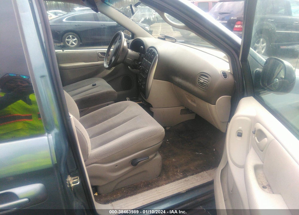 2005 CHRYSLER TOWN & COUNTRY VIN: 2C4GP54LX5R357226