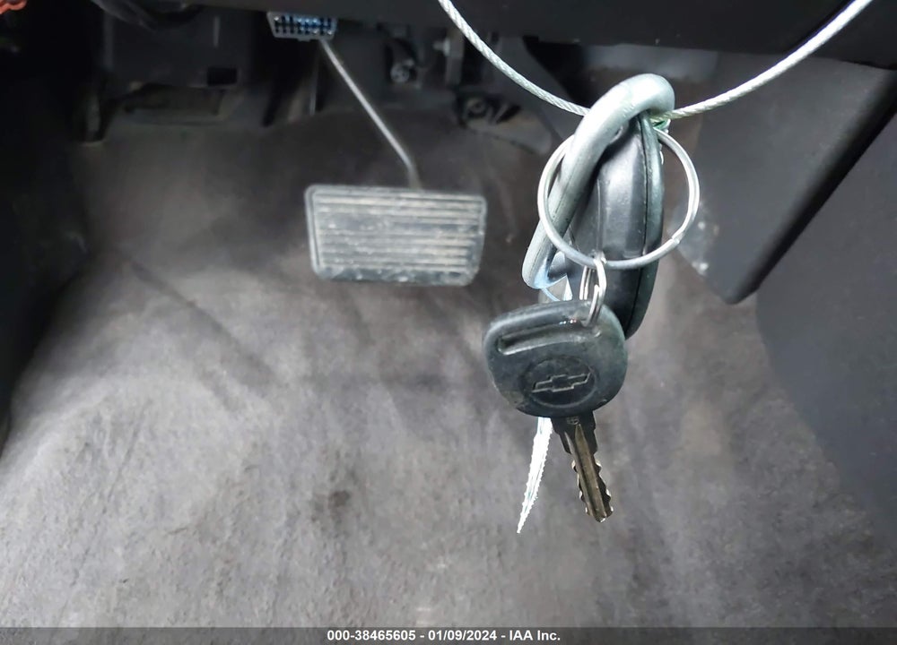 2011 CHEVROLET TAHOE LT VIN: 1GNSKBE0XBR213244