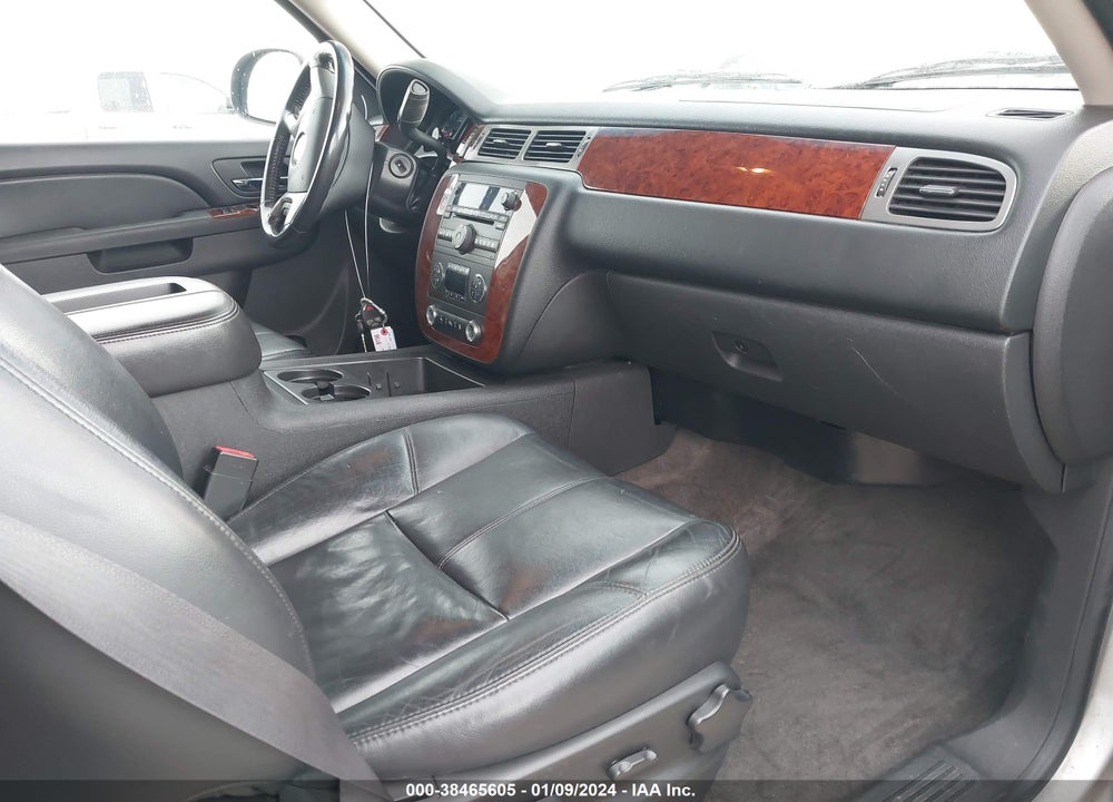 2011 CHEVROLET TAHOE LT VIN: 1GNSKBE0XBR213244