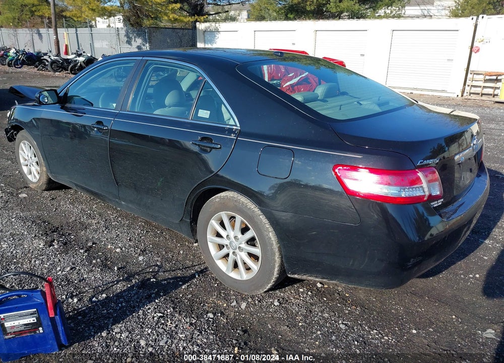 2011 TOYOTA CAMRY XLE VIN: 4T1BF3EK8BU220139