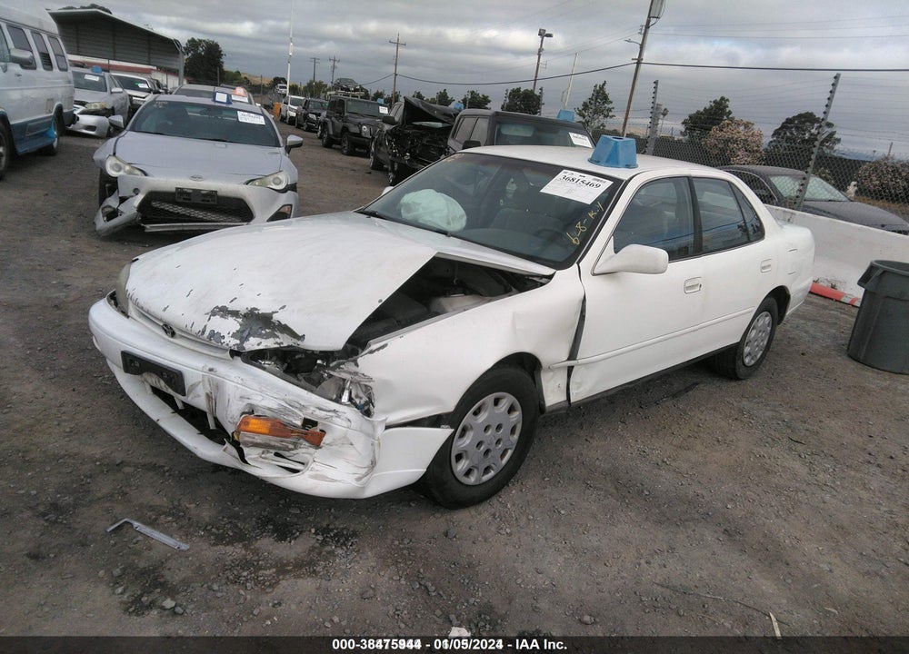 1995 TOYOTA CAMRY LE VIN: 4T1SK12E3SU534747