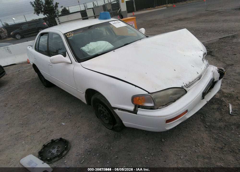 1995 TOYOTA CAMRY LE VIN: 4T1SK12E3SU534747